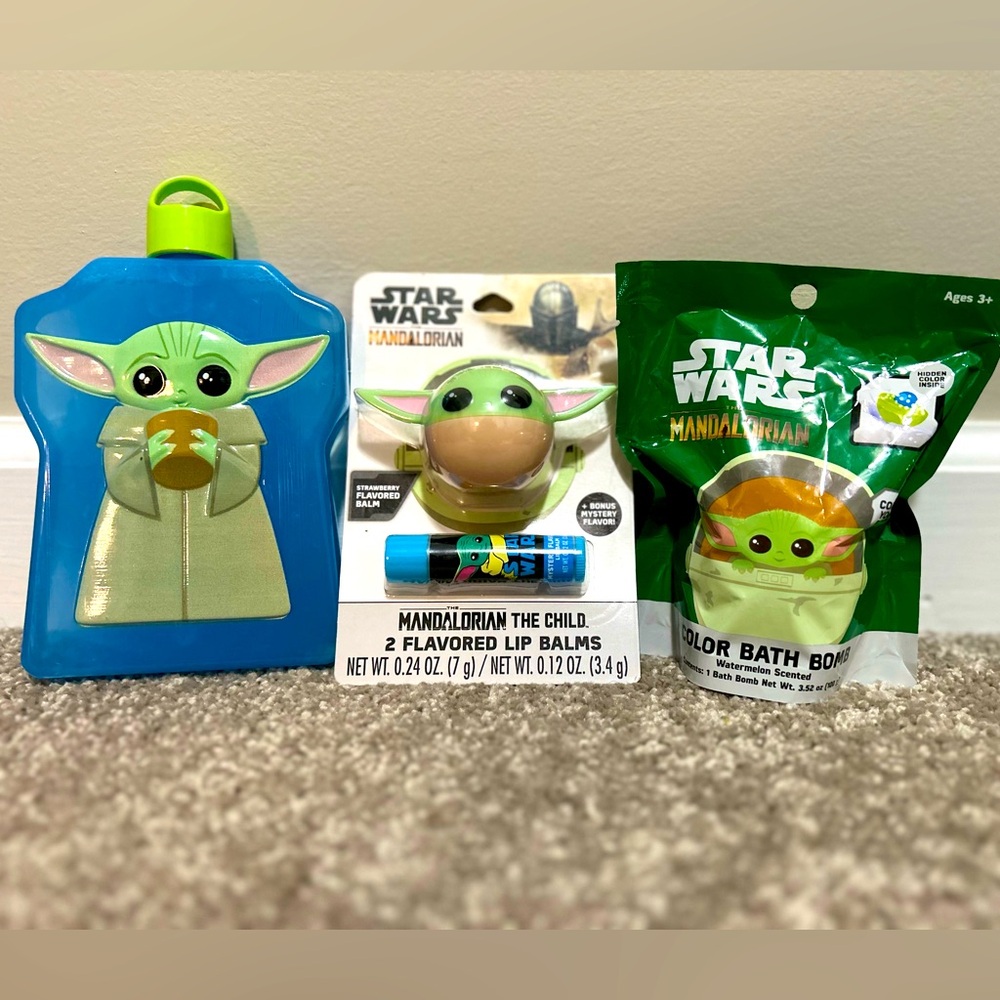 Star Wars Mandalorian “Baby Yoda” Merch 💚
